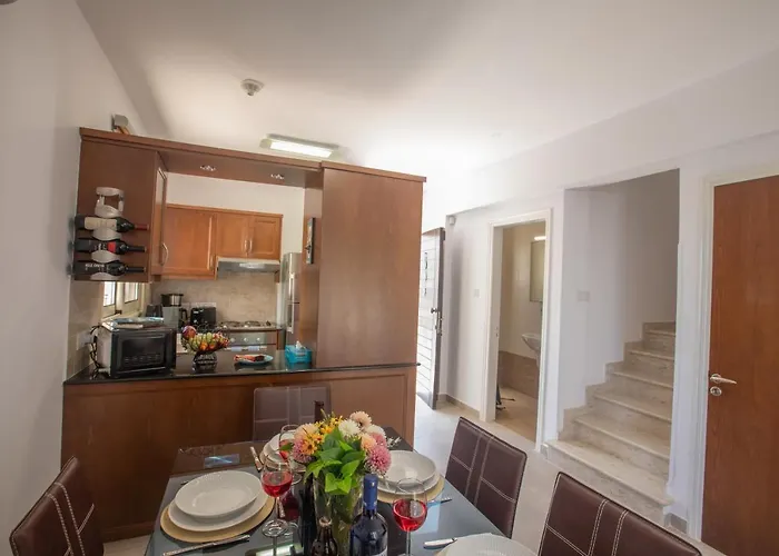 Villa Sunny Side Up *