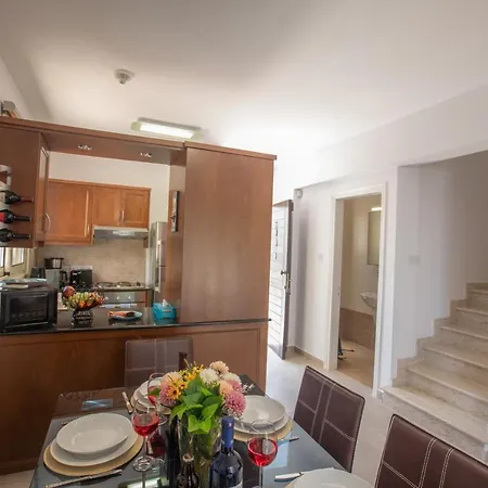 Villa Sunny Side Up *